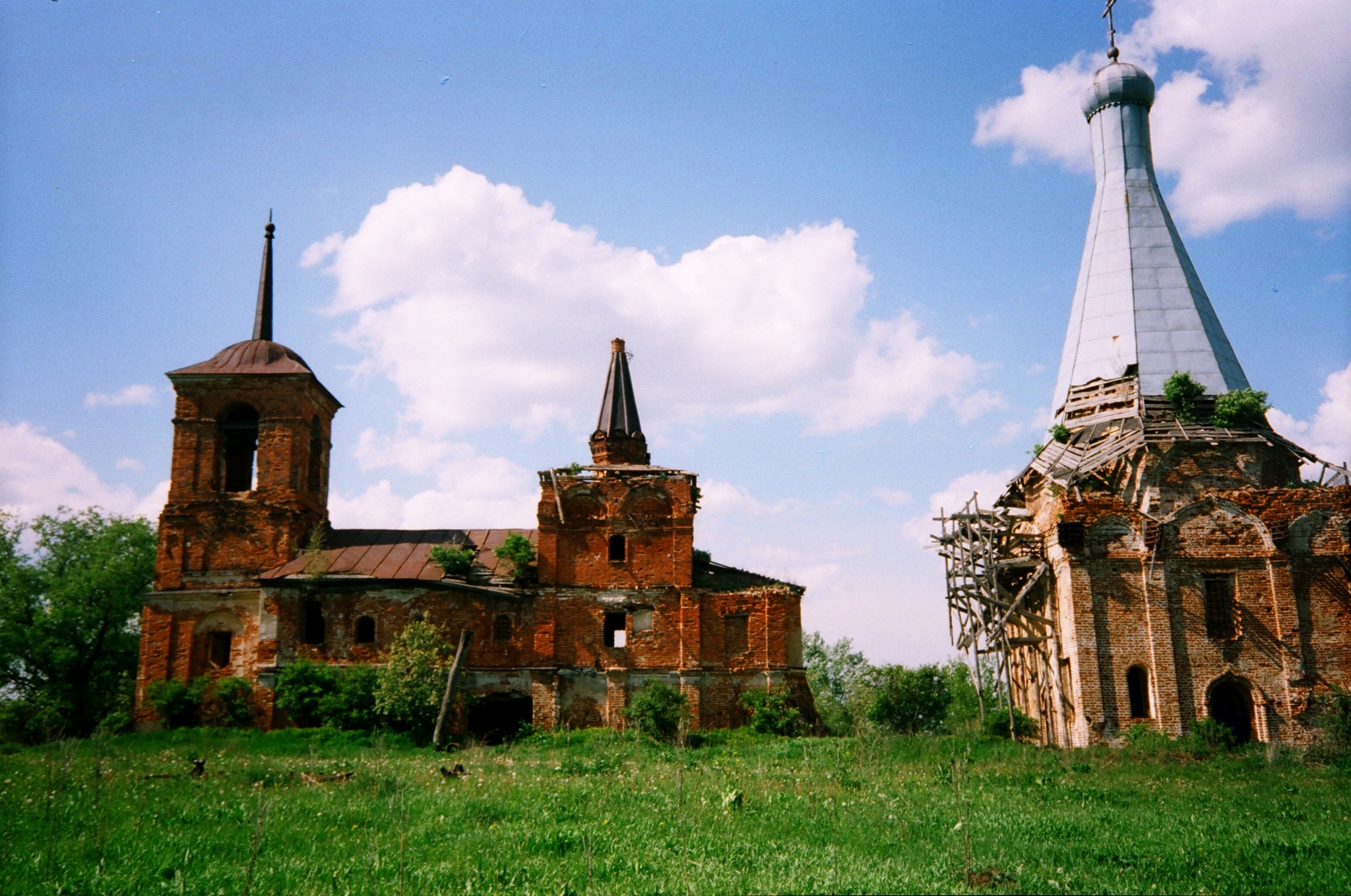 Спасо-Преображенский Воротынский монастырь в 2000 г.